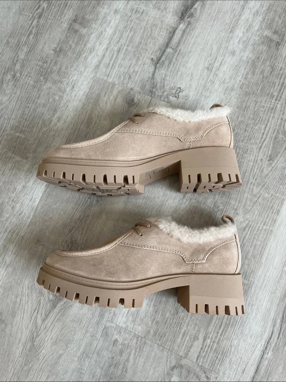 Dolce Vita Milza Plush Loafers Dune Suede Women 9 Shearling Moc Toe Platform NEW